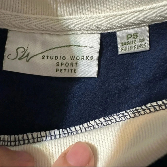 Studio Works Sport Petite Small women's blue sweatshirt with cats, nwt - Picture 3 of 5